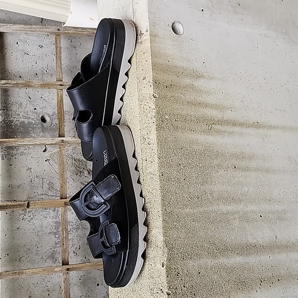Cougar big buckle black leather slide sandals sz 9 - Picture 2 of 6